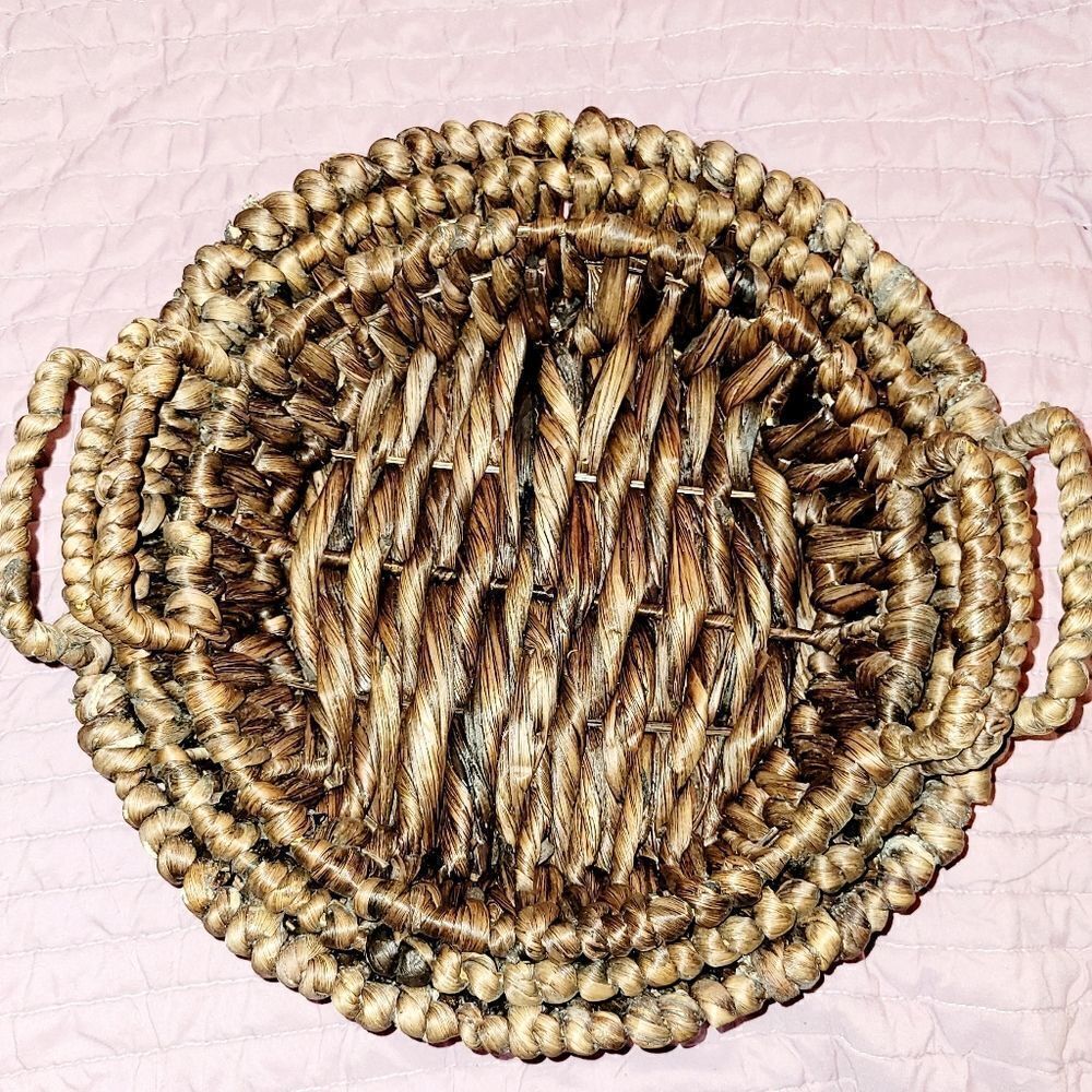 3 Woven stackable baskets. - Picture 2 of 15